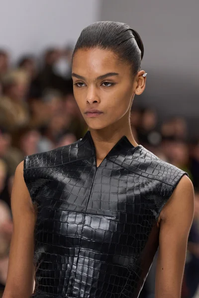 Look 28